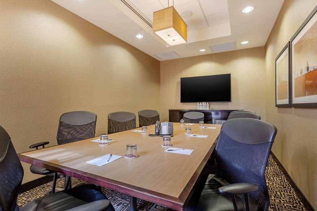 Hotel Cambria Denver International Airport