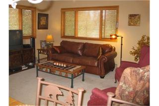 Woods Manor #302-a - Close To Main Street - Access To Indoor Hot Tub And Shuttle *