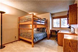 Woods Manor #302-a - Close To Main Street - Access To Indoor Hot Tub And Shuttle