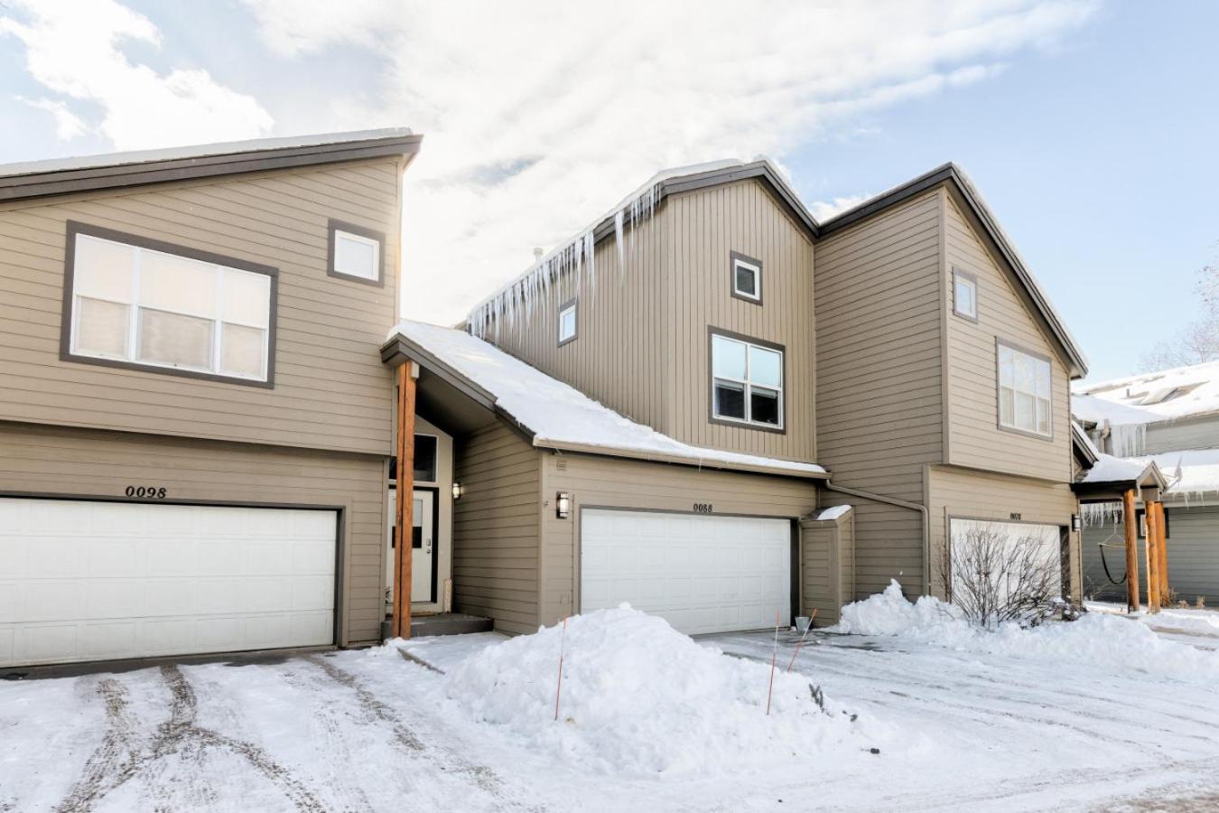 Holiday home Perfectly Located 3 Bed 3.5 Bath Beautiful Townhome *