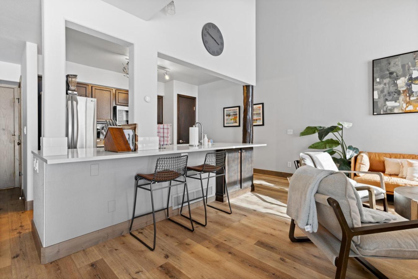 Perfectly Located 3 Bed 3.5 Bath Beautiful Townhome Holiday home *