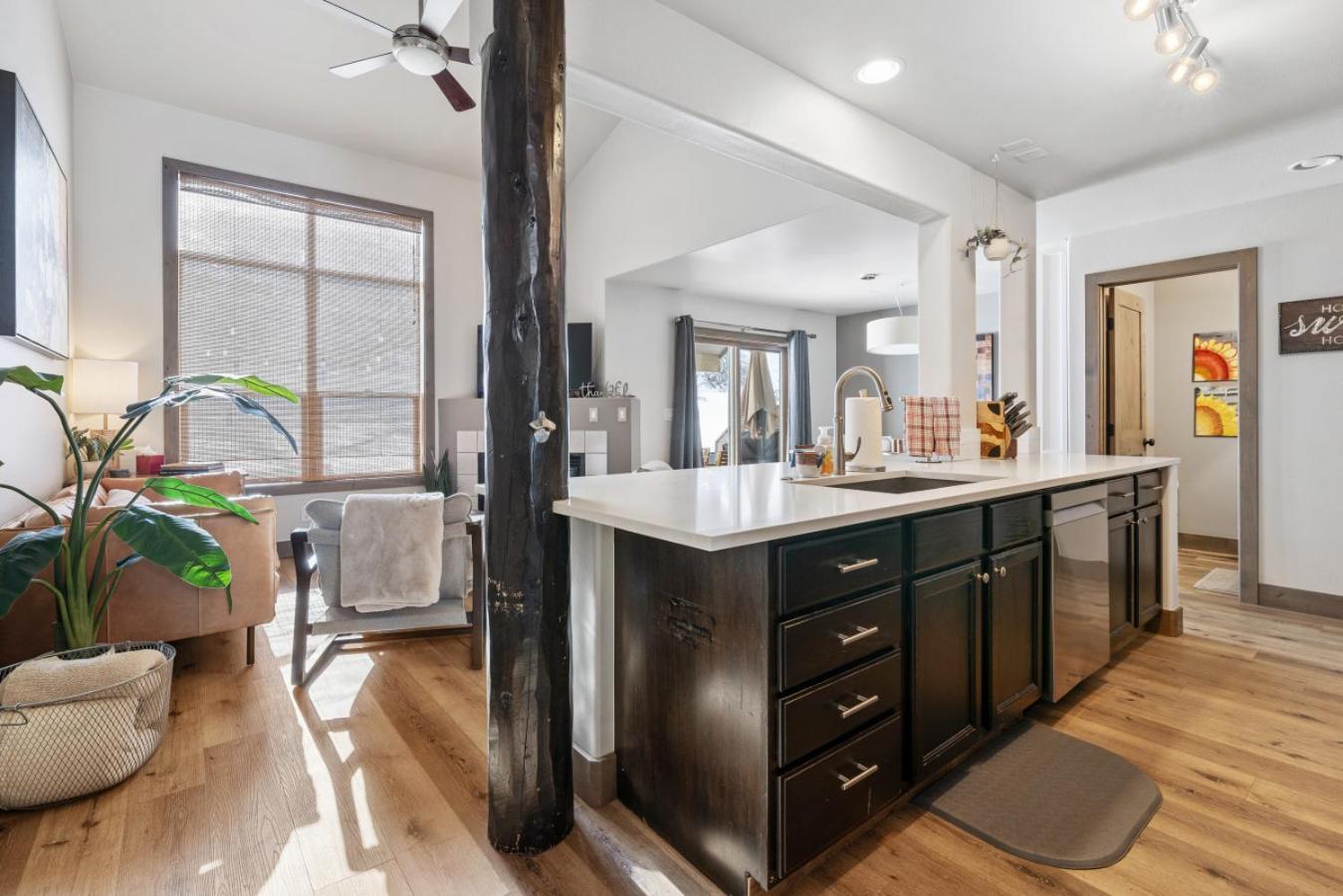 Perfectly Located 3 Bed 3.5 Bath Beautiful Townhome Edwards