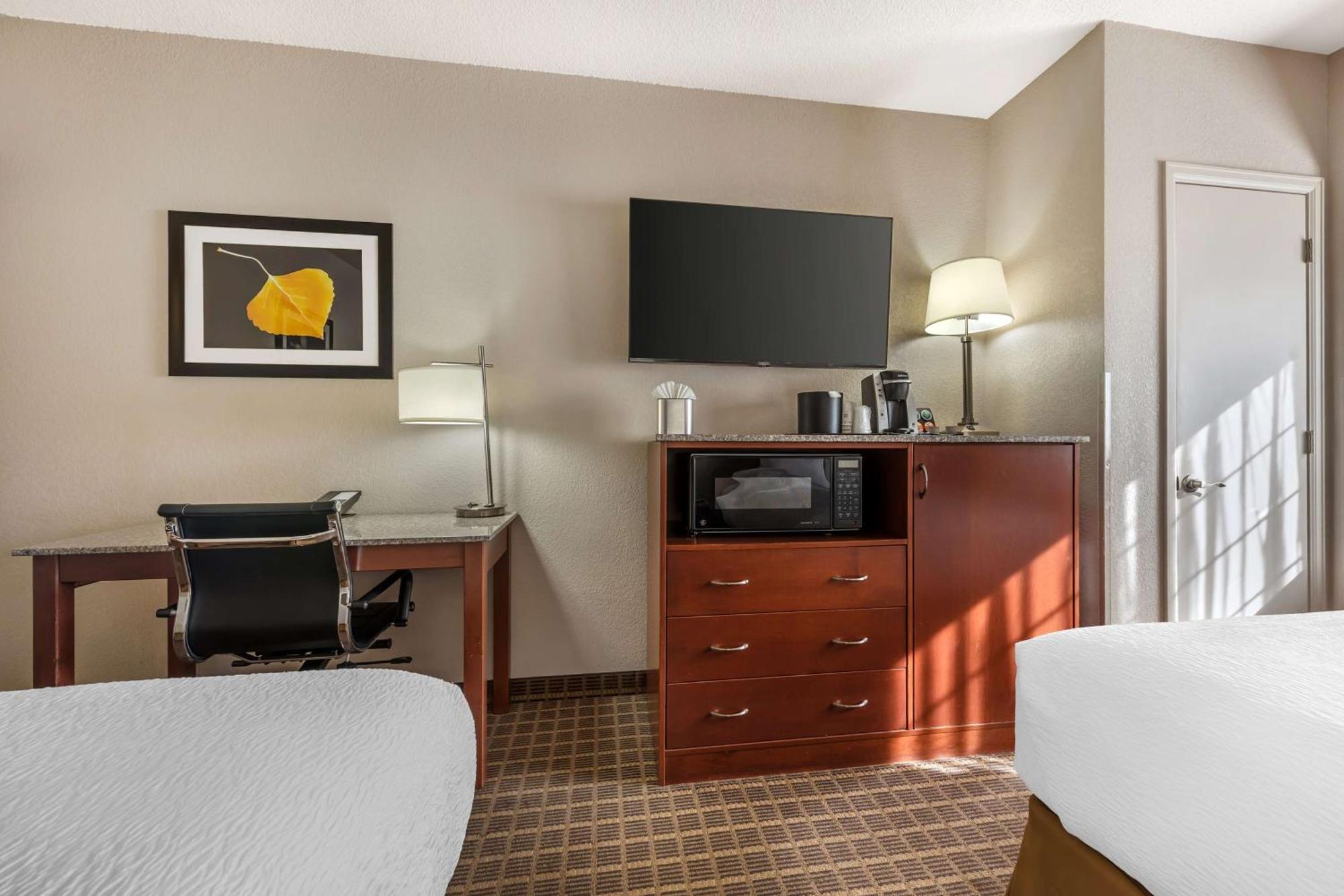 Western Peak Vista & Hotel Colorado Springs