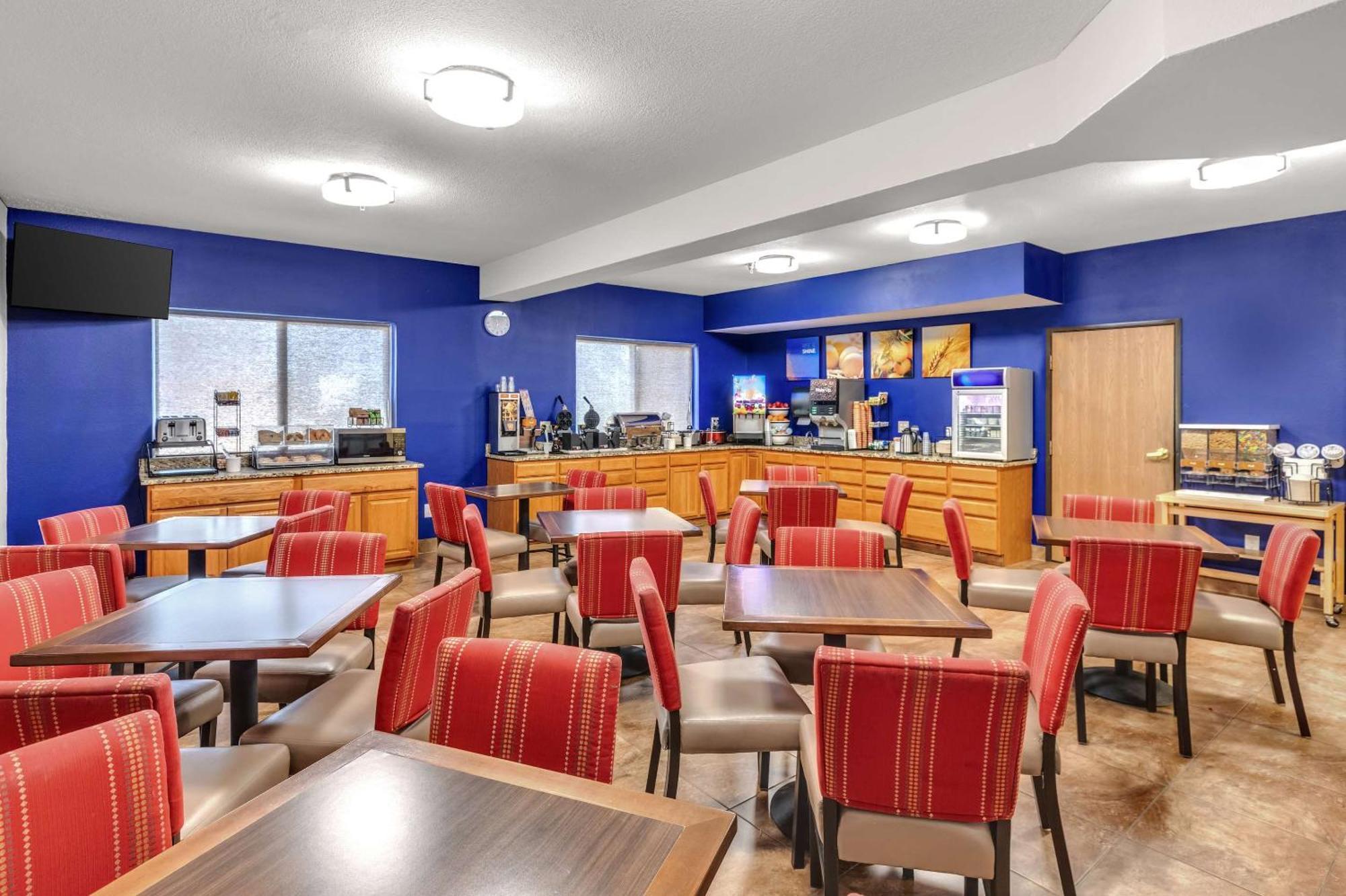 Comfort Denver West Arvada Station Inn 2*