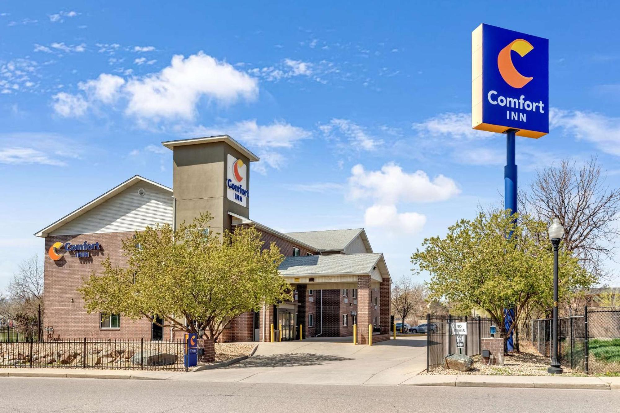Comfort Denver West Arvada Station 2*