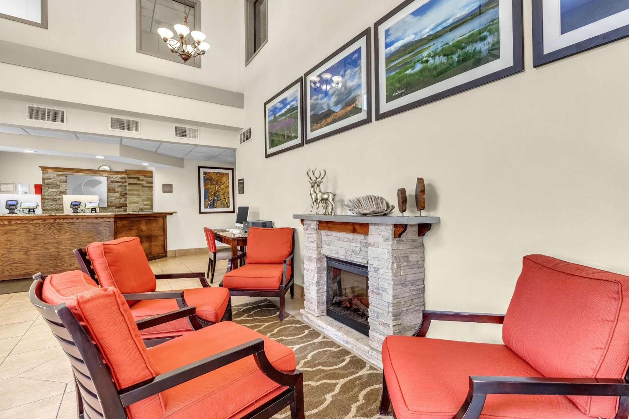 Comfort Denver West Arvada Station Inn 2*