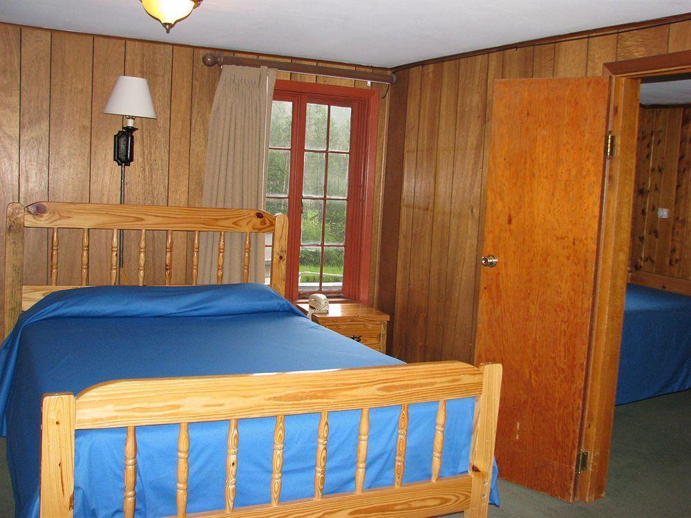 Beaver Village Hotel 2*