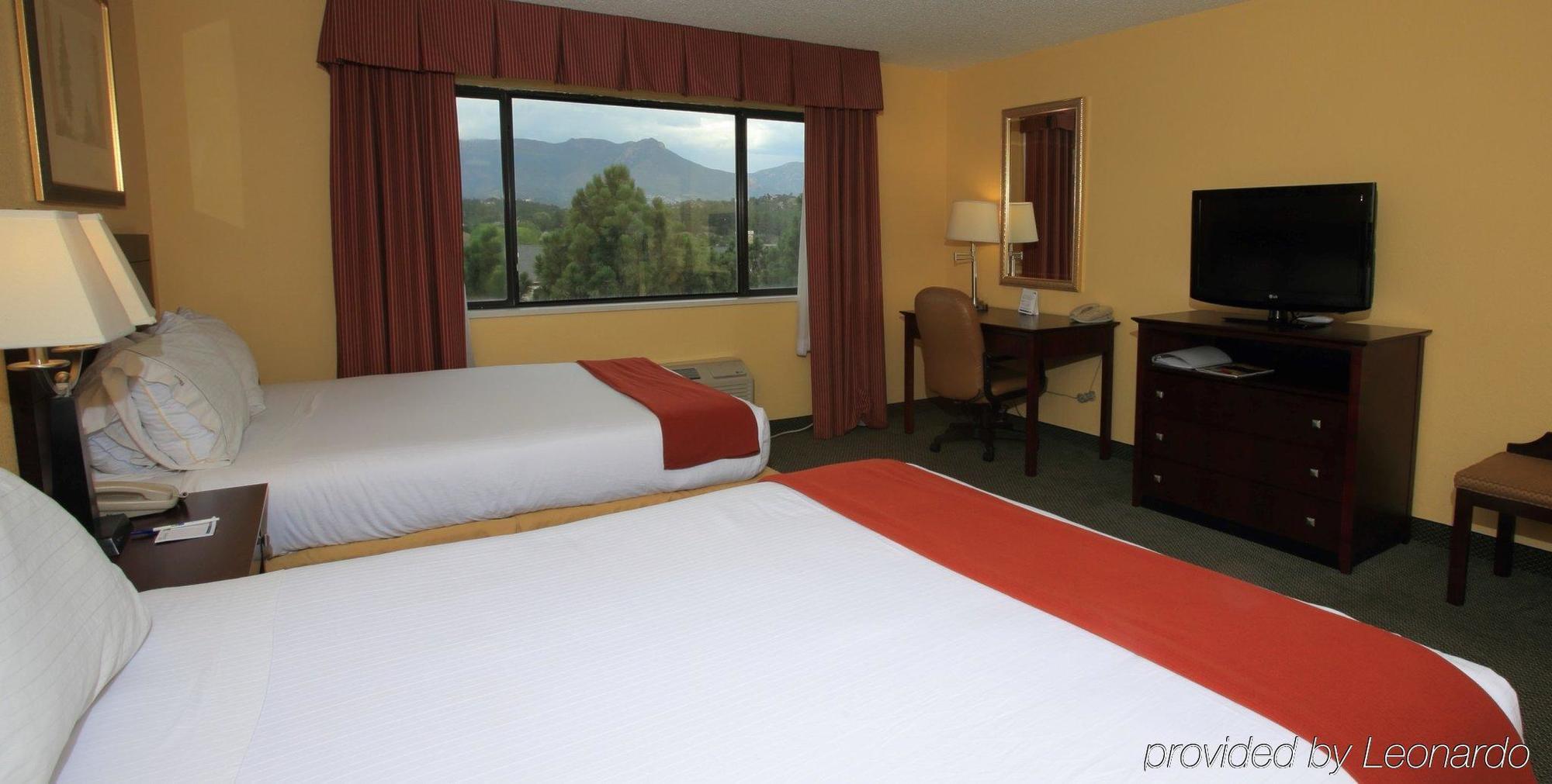 Holiday Express & North By Ihg Hotel 2*