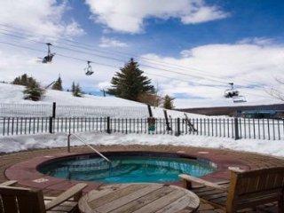 Lodge Zephyr Mountain