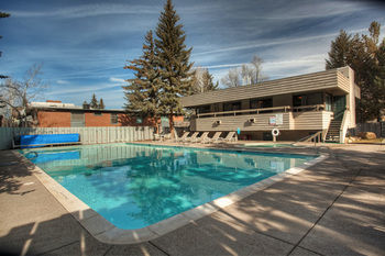 Hotel Chateau Eau Claire & Roaring Fork By Frias 4*