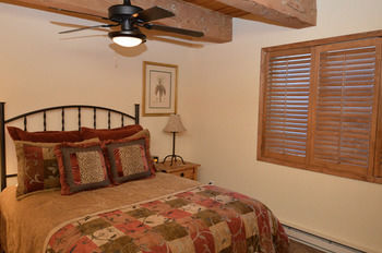 Chateau Eau Claire & Roaring Fork By Frias 4*