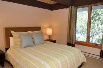 Hotel Chateau Eau Claire & Roaring Fork By Frias