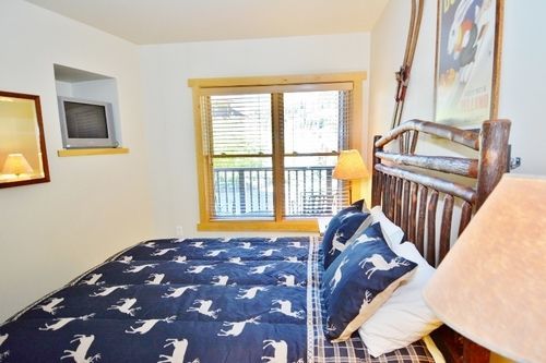 Hotel Carbonate Real Estate Company 3*