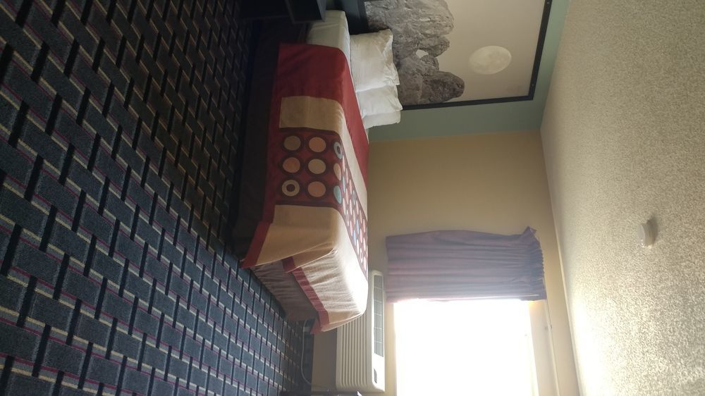 Super 8 By Wyndham North East Denver Henderson