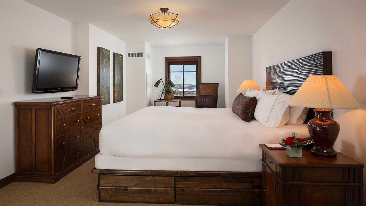 Hotel Madeline And Residences, Collection