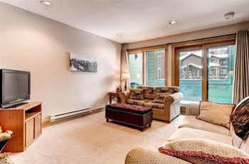 Hill By Country Resort 2*