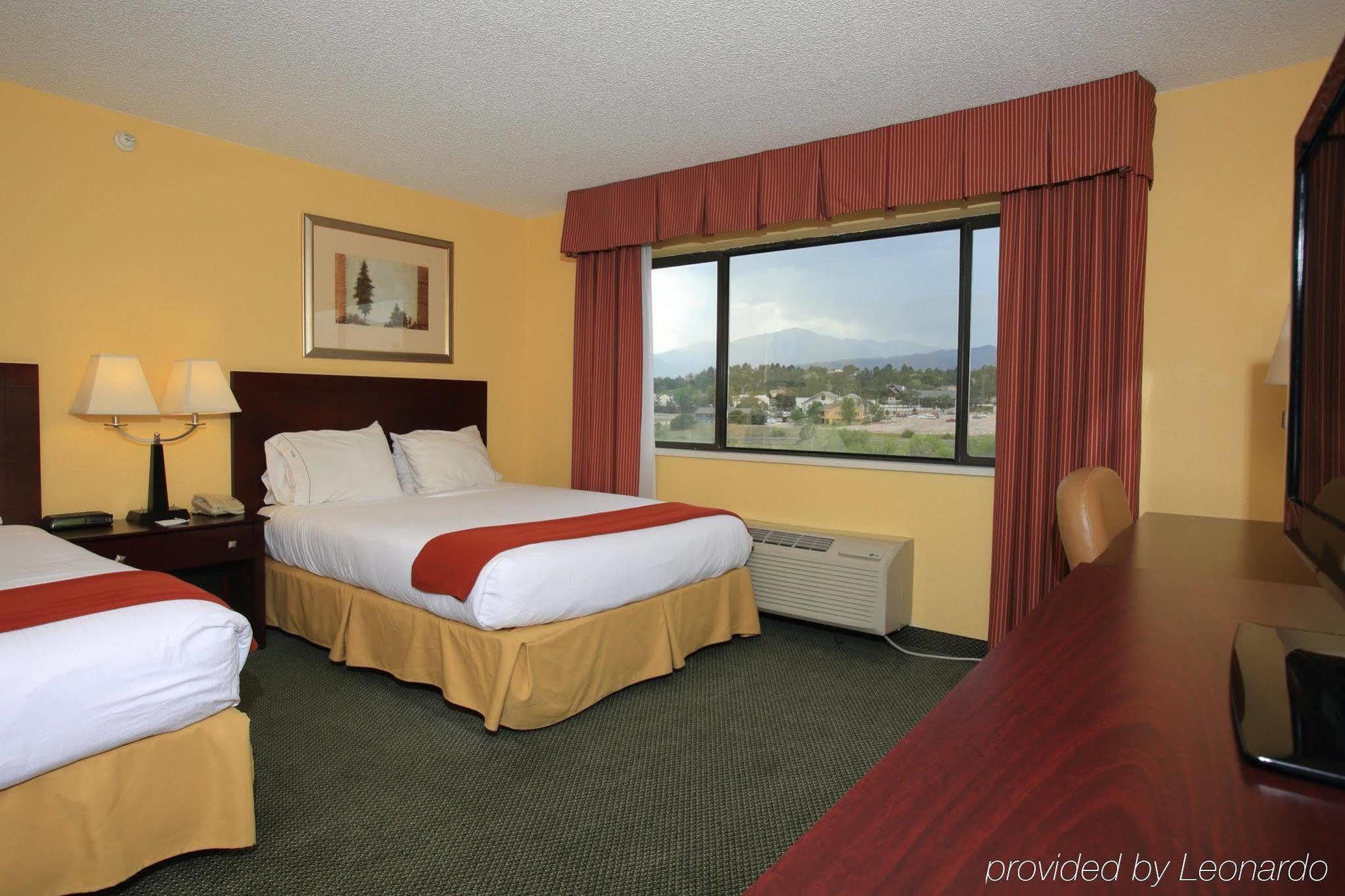 Holiday Express & North By Ihg Hotel Colorado Springs