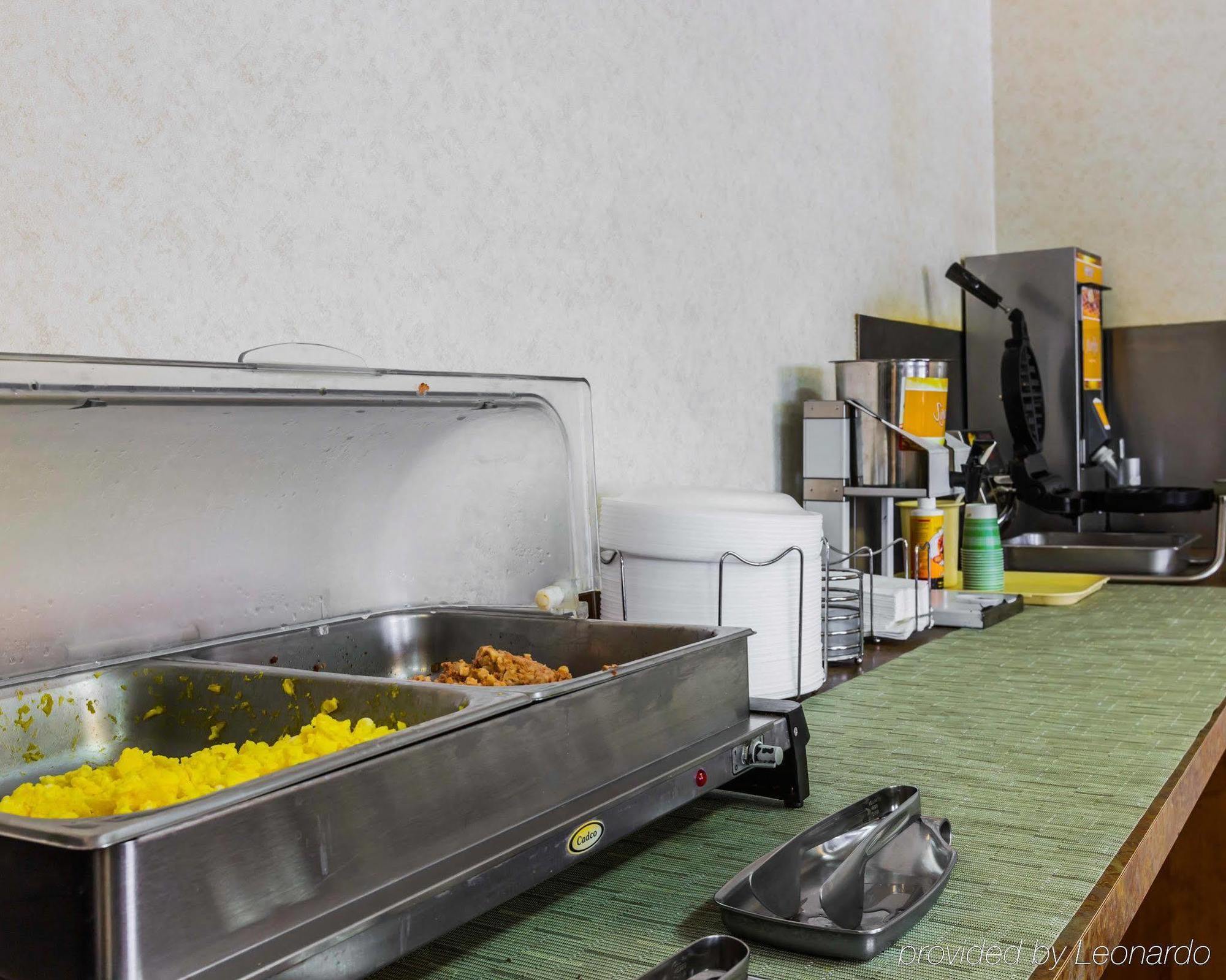 Quality & - Black Canyon Area Hotel 2*
