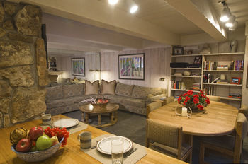 Hotel Chateau Eau Claire & Roaring Fork By Frias 4*