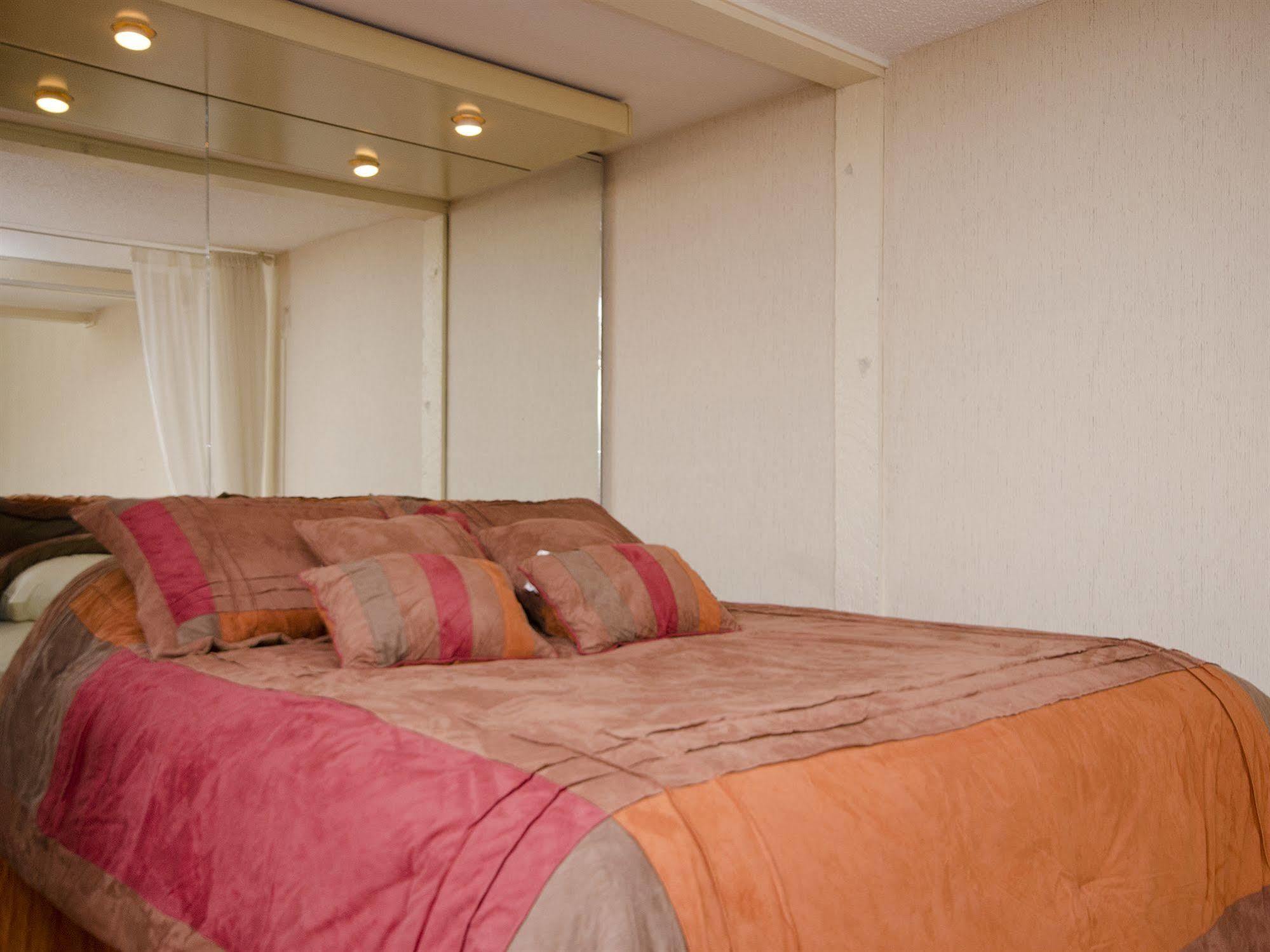 Aparthotel Time Square 2*
