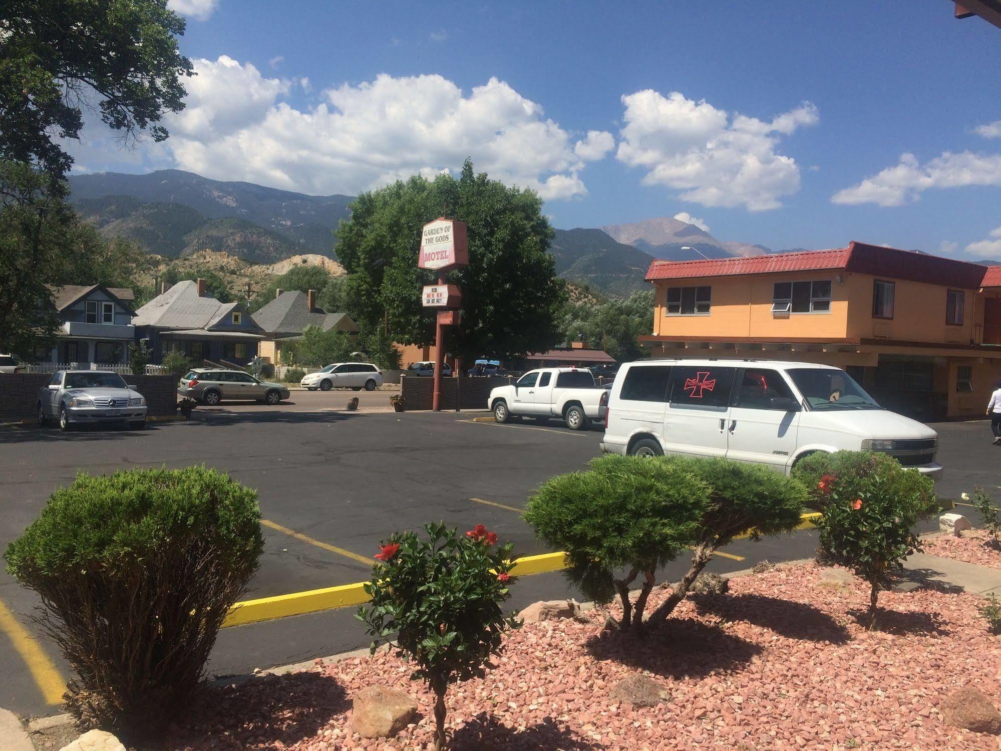 Garden Of The Gods Motel 2*