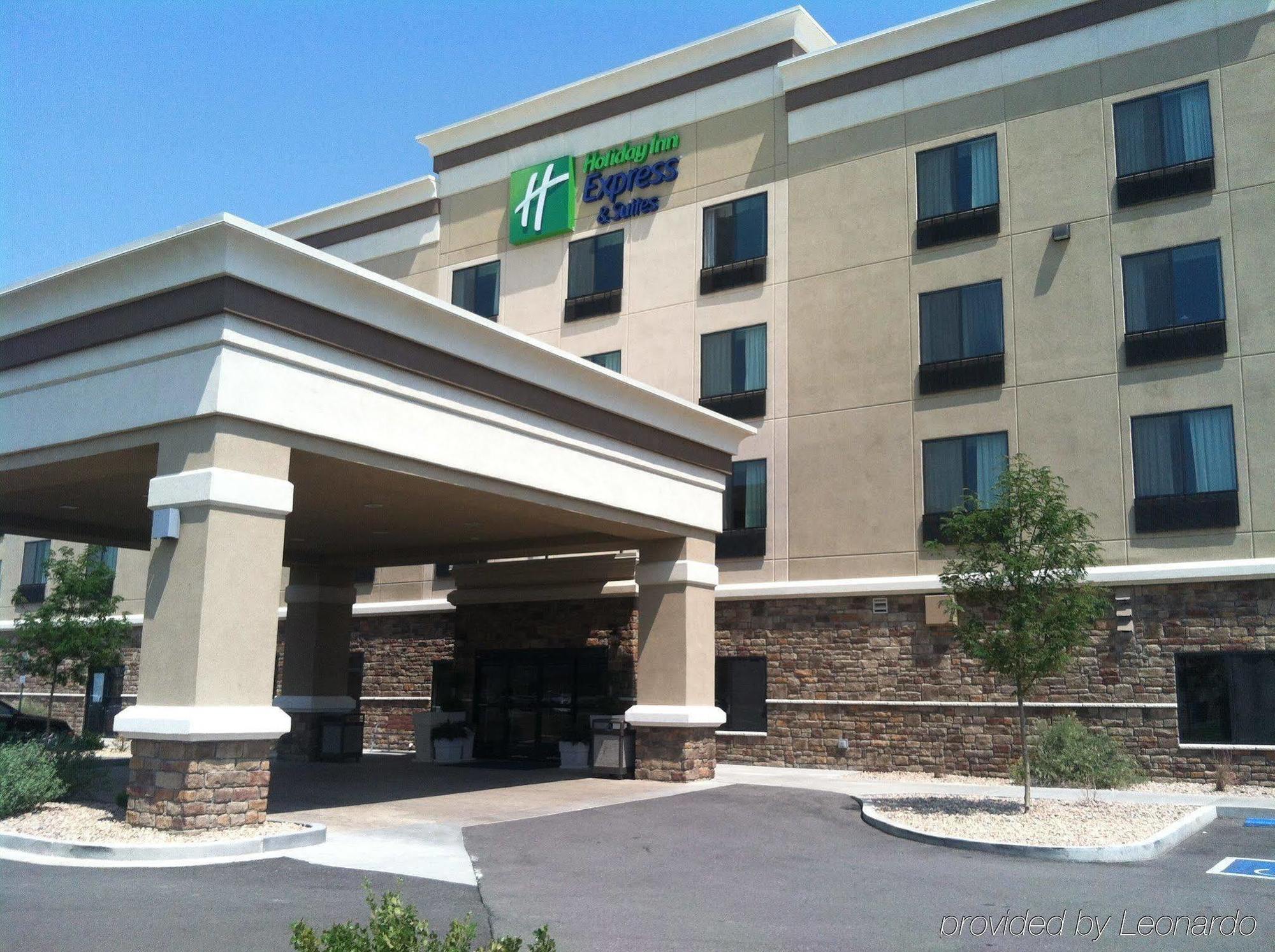 Hotel Holiday Express & By Ihg 3*