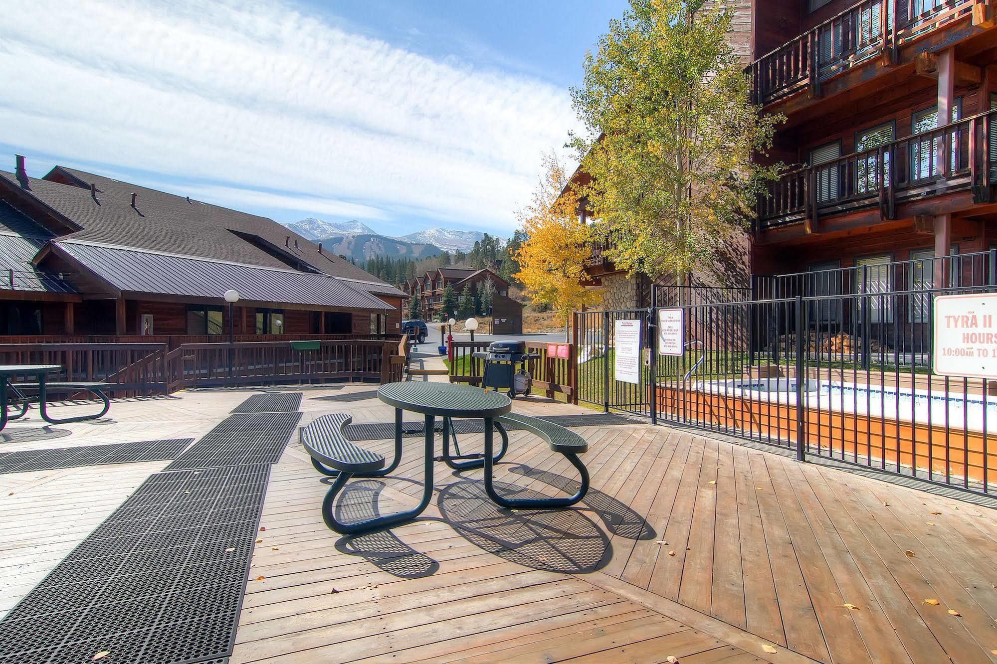 Tyra Lookout By Country Breckenridge