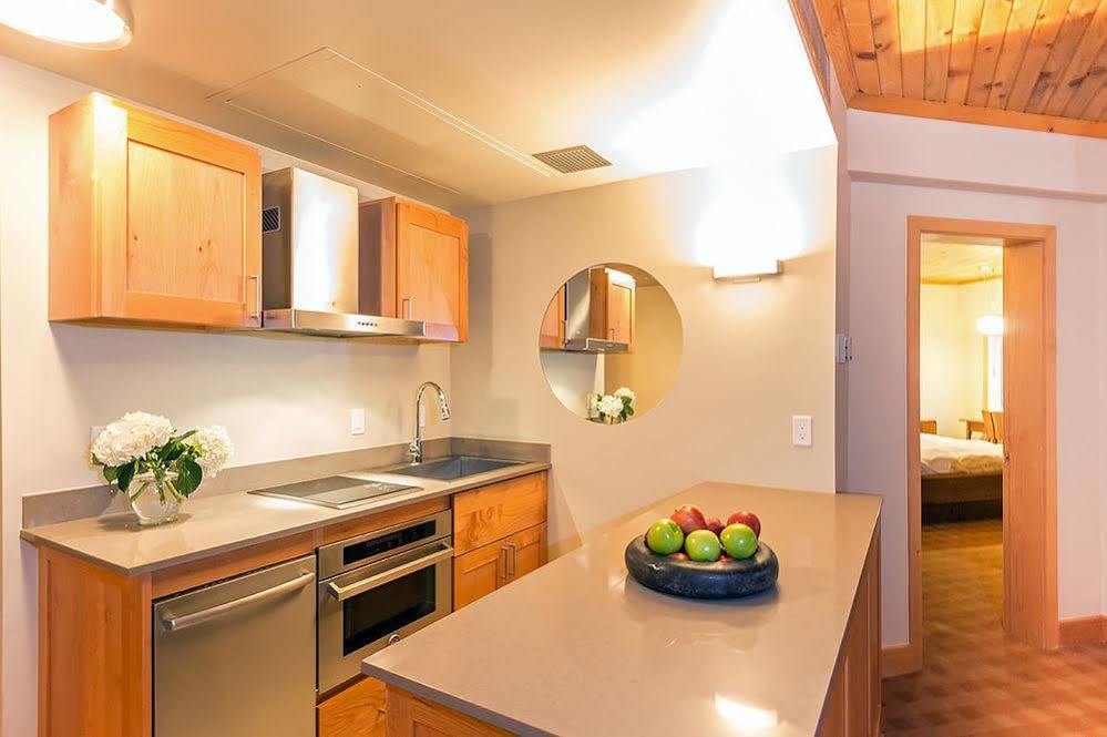 Apartment Ice House And