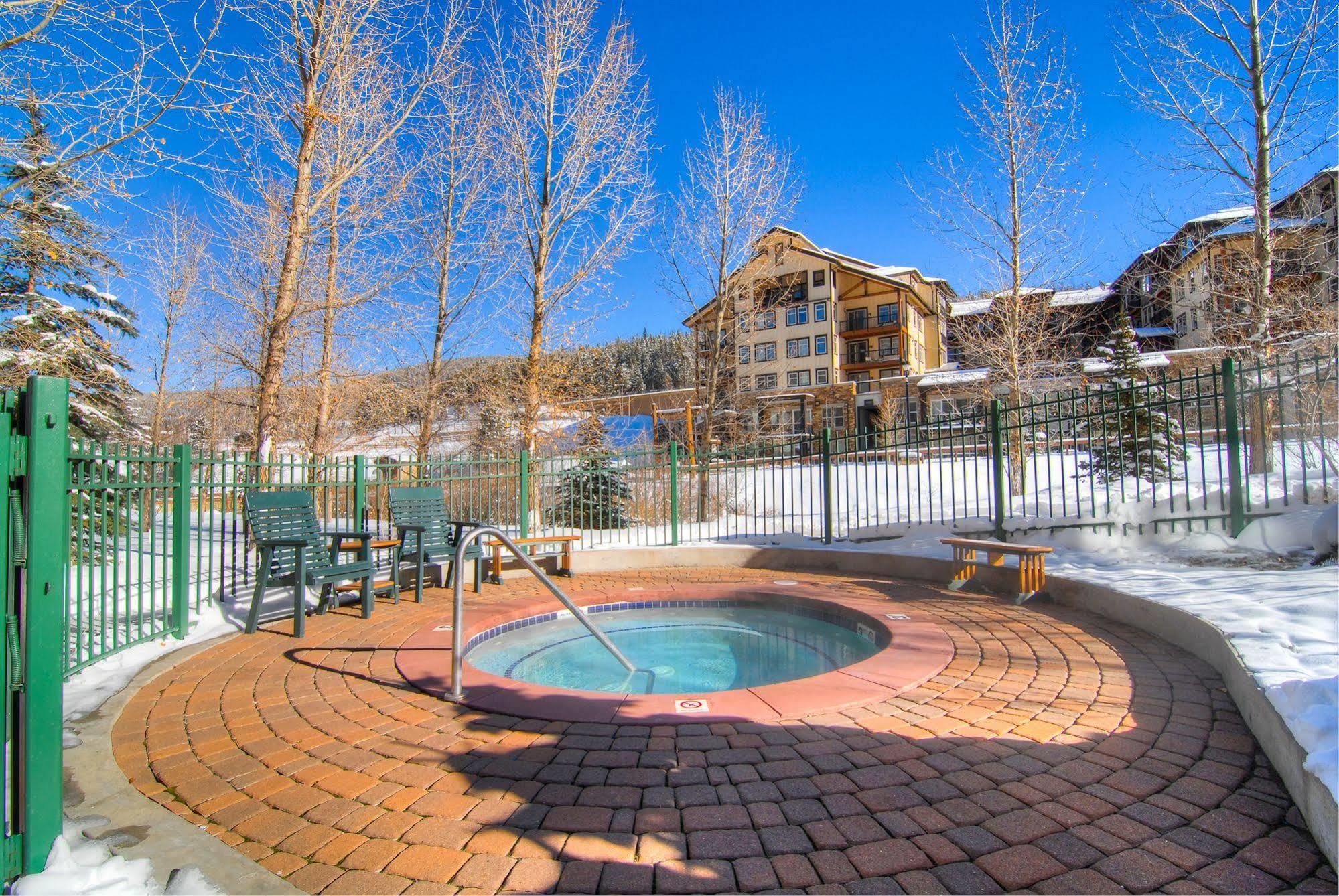 Lodge Zephyr Mountain Winter Park