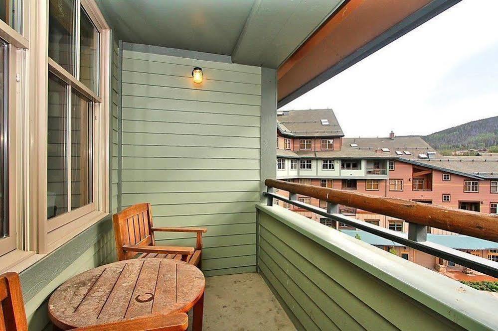Lodge Zephyr Mountain *