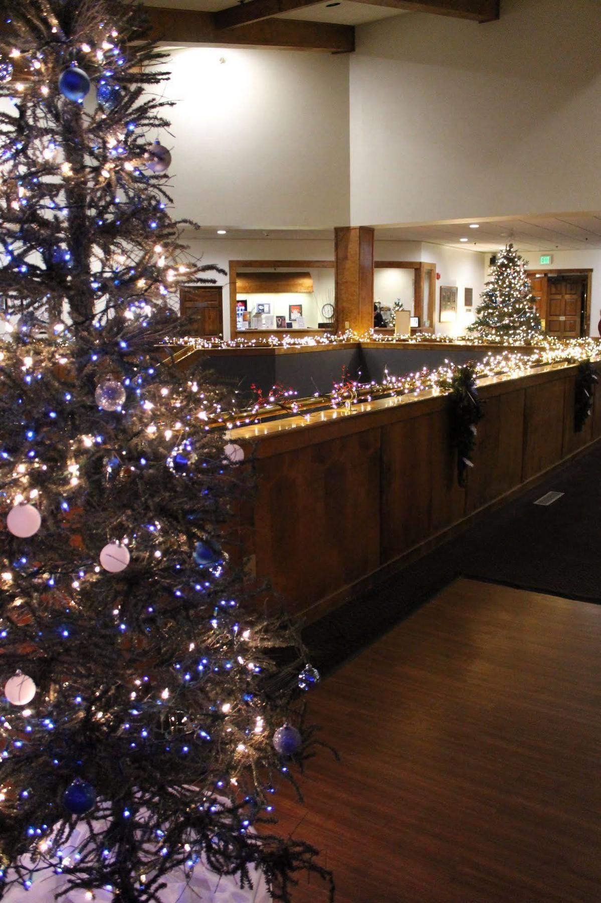 Golf Club And 3* Lone Tree