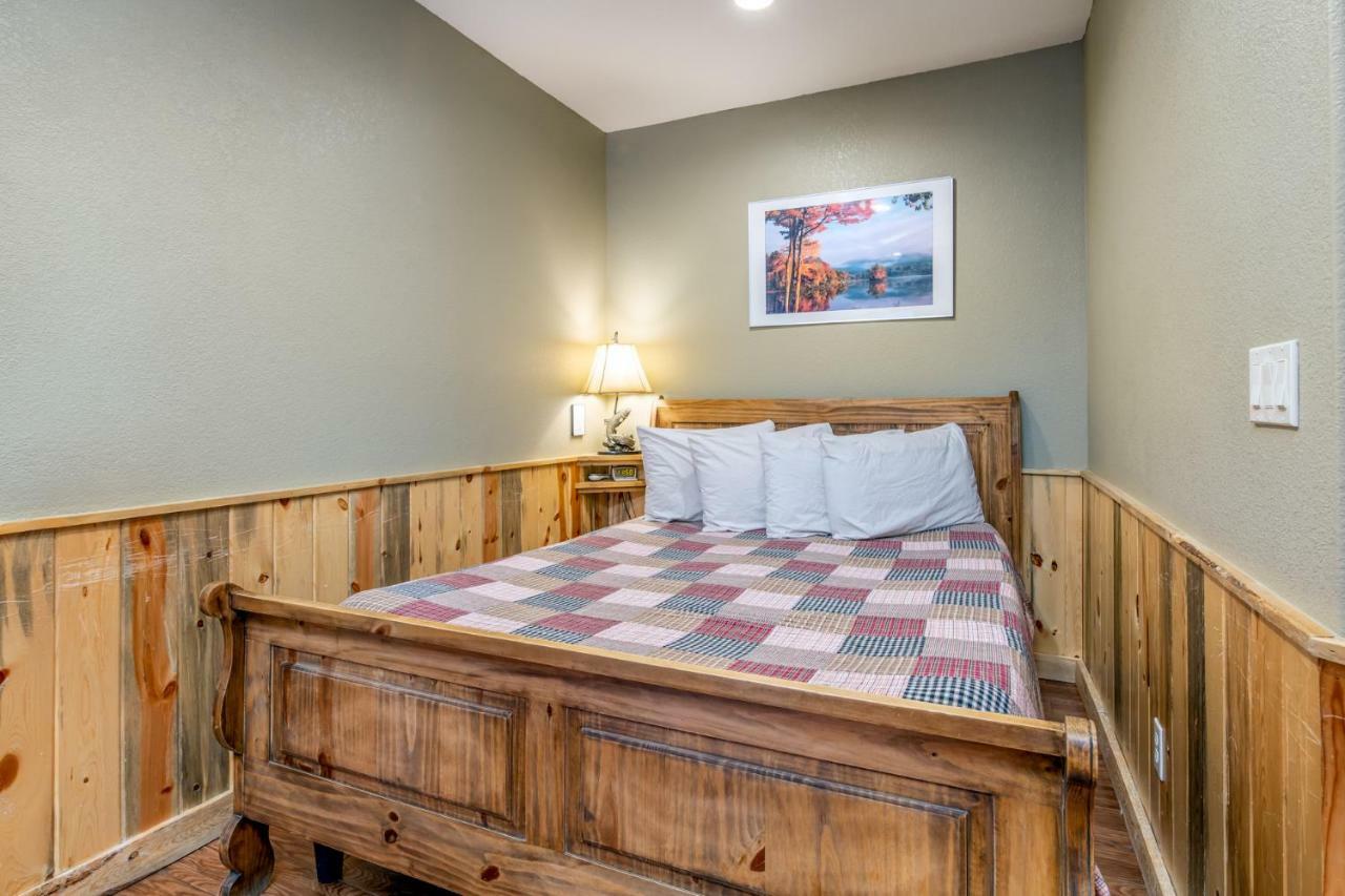 Stonebrook - Adult Only 2*
