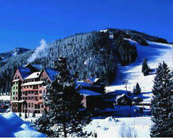 Zephyr Mountain Lodge *