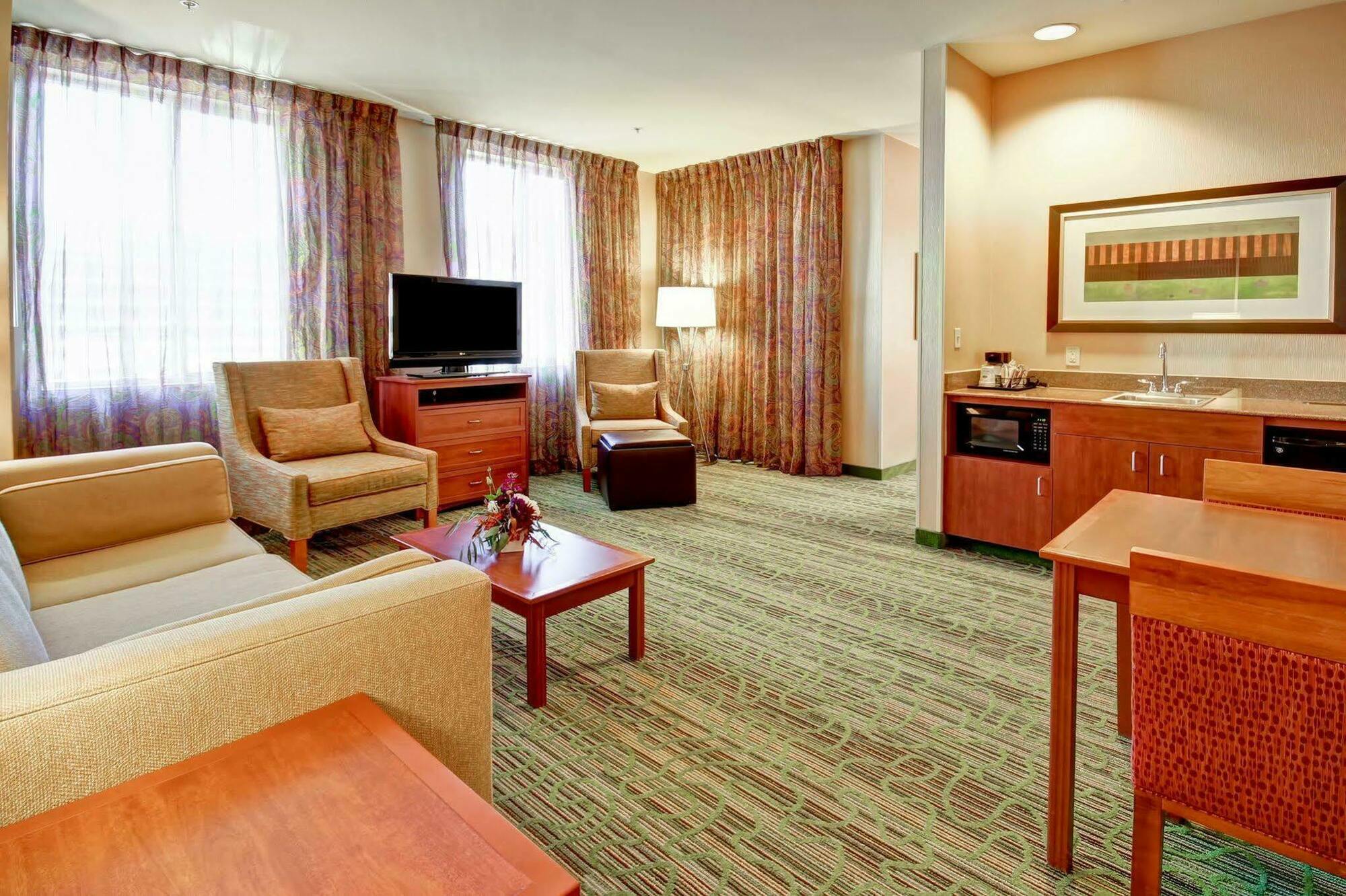 Hampton & Denver-downtown Hotel