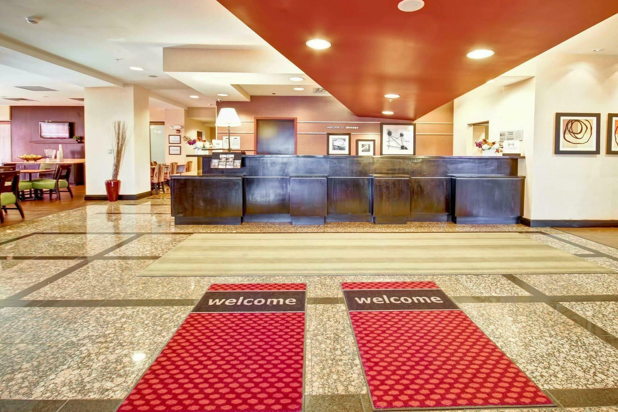 Hampton & Denver-downtown Hotel