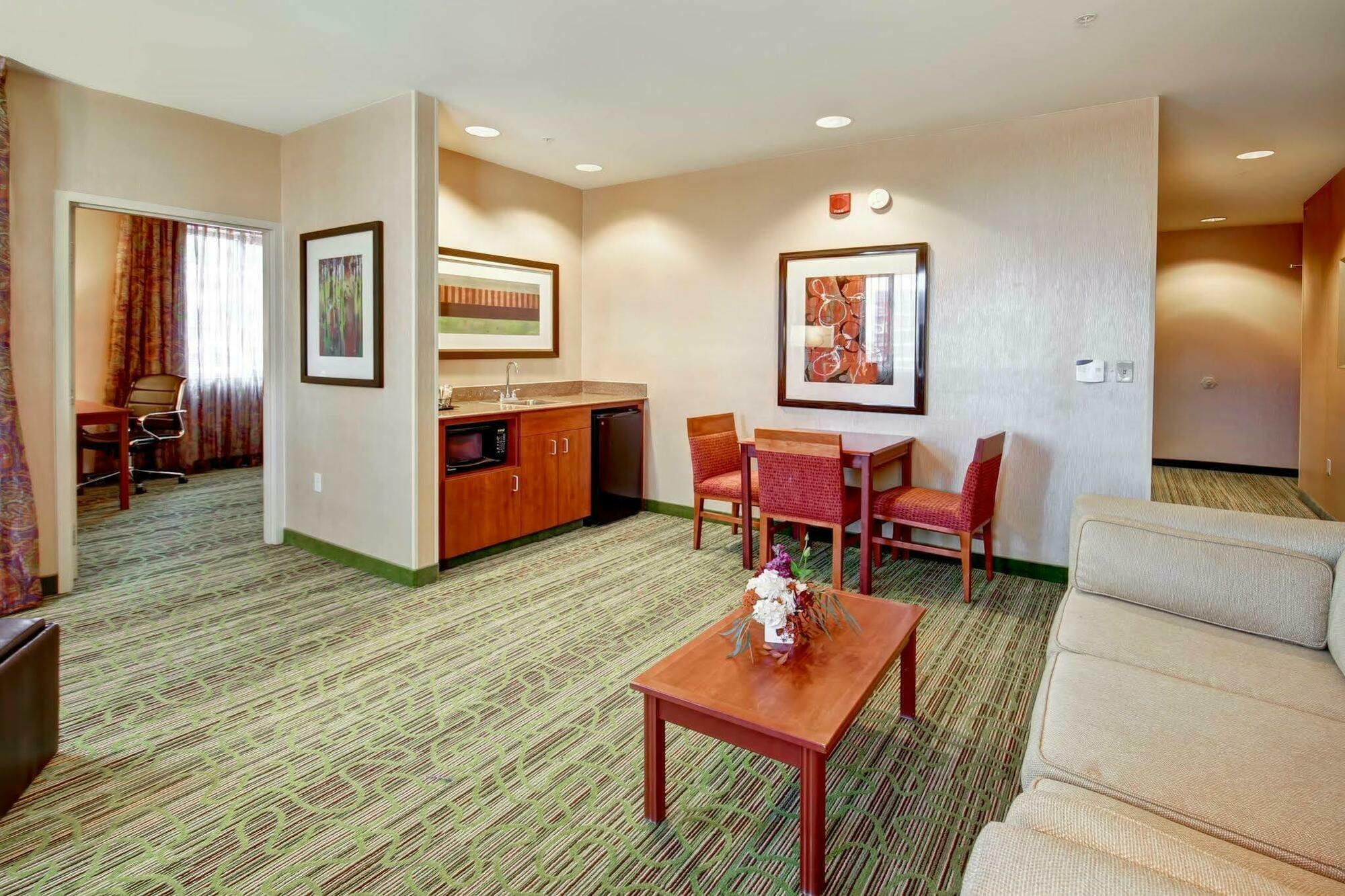 Hampton & Denver-downtown 3*