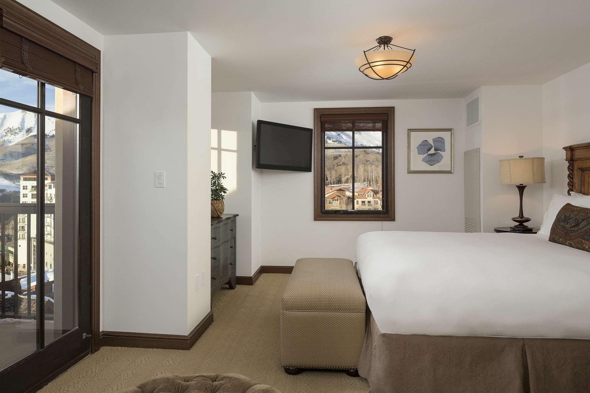 Hotel Madeline And Residences, Collection