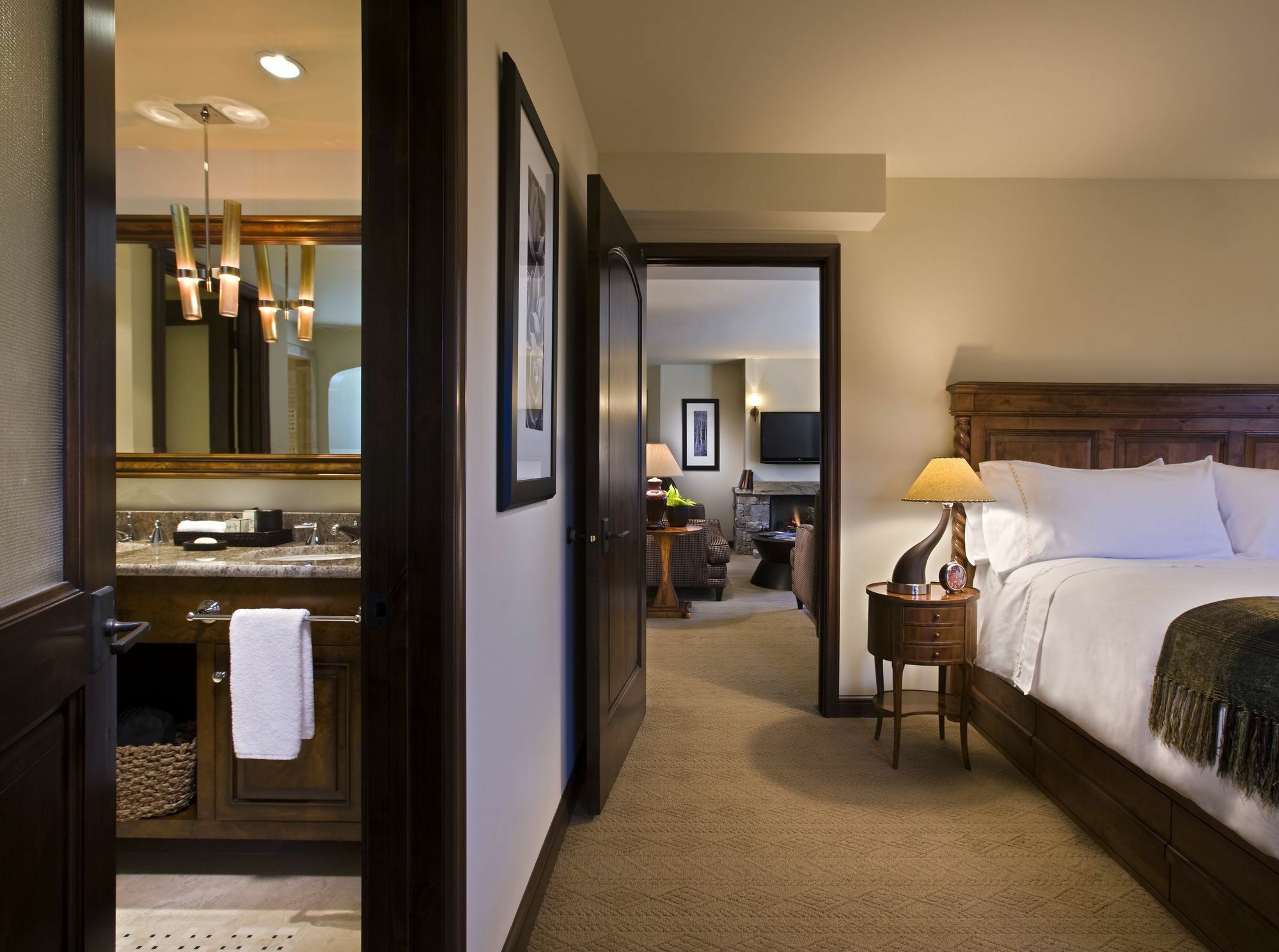 Madeline And Residences, Collection Hotel