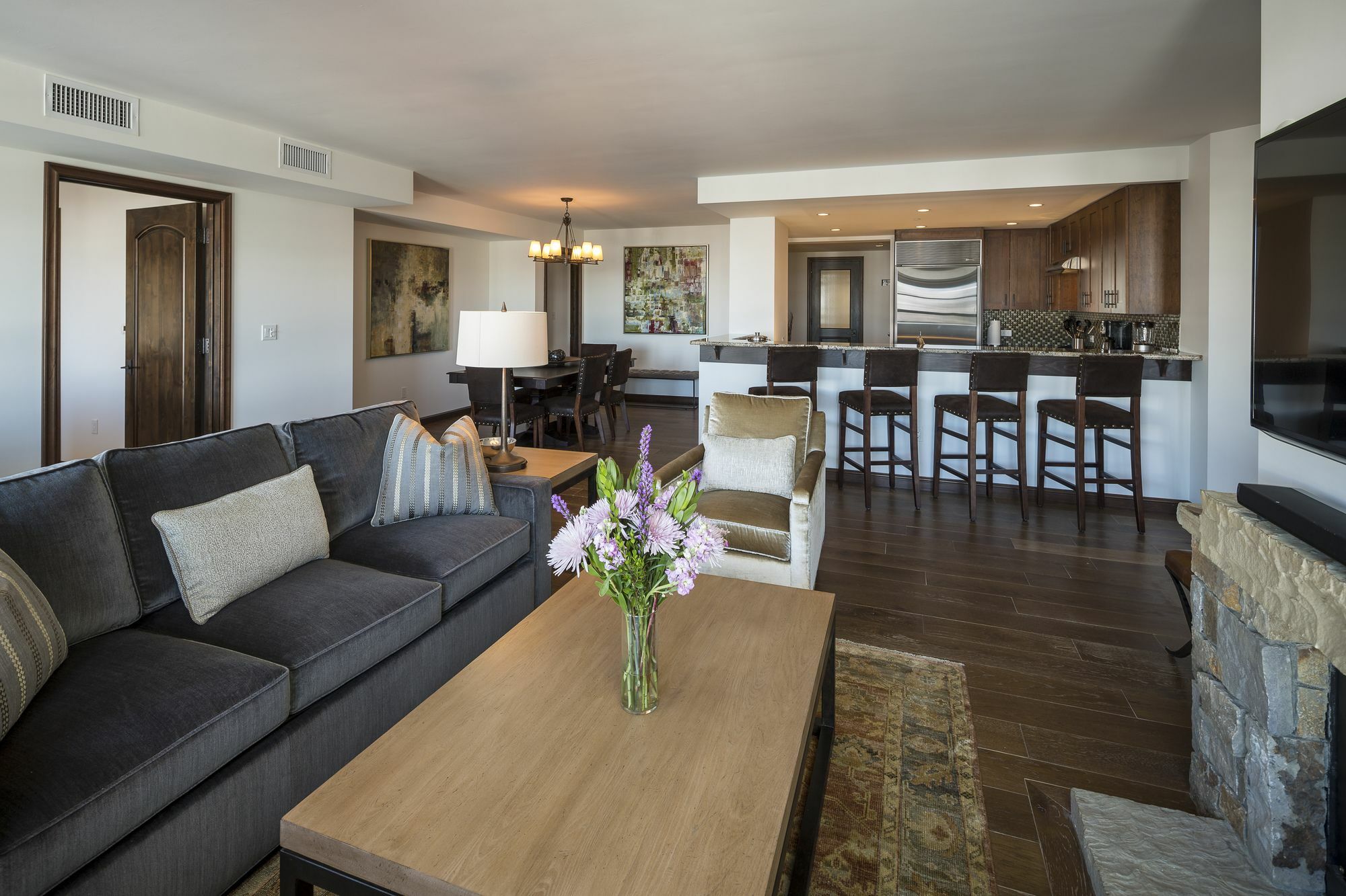 Madeline And Residences, Collection Hotel
