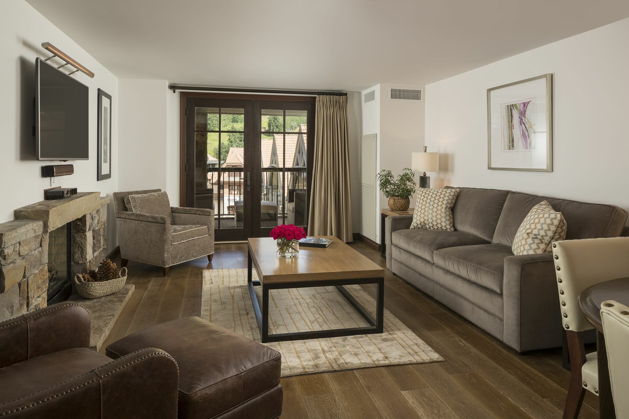 Hotel Madeline And Residences, Collection