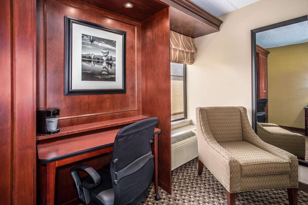 Spark By Hilton I 25 Central 3*