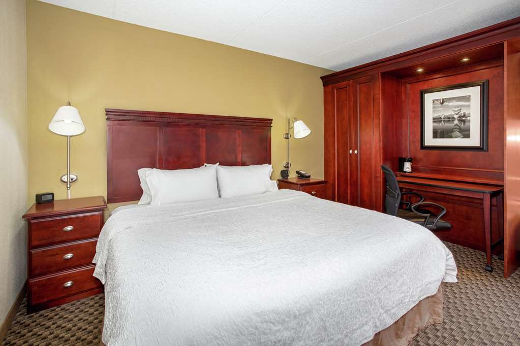 Spark By Hilton I 25 Central Hotel