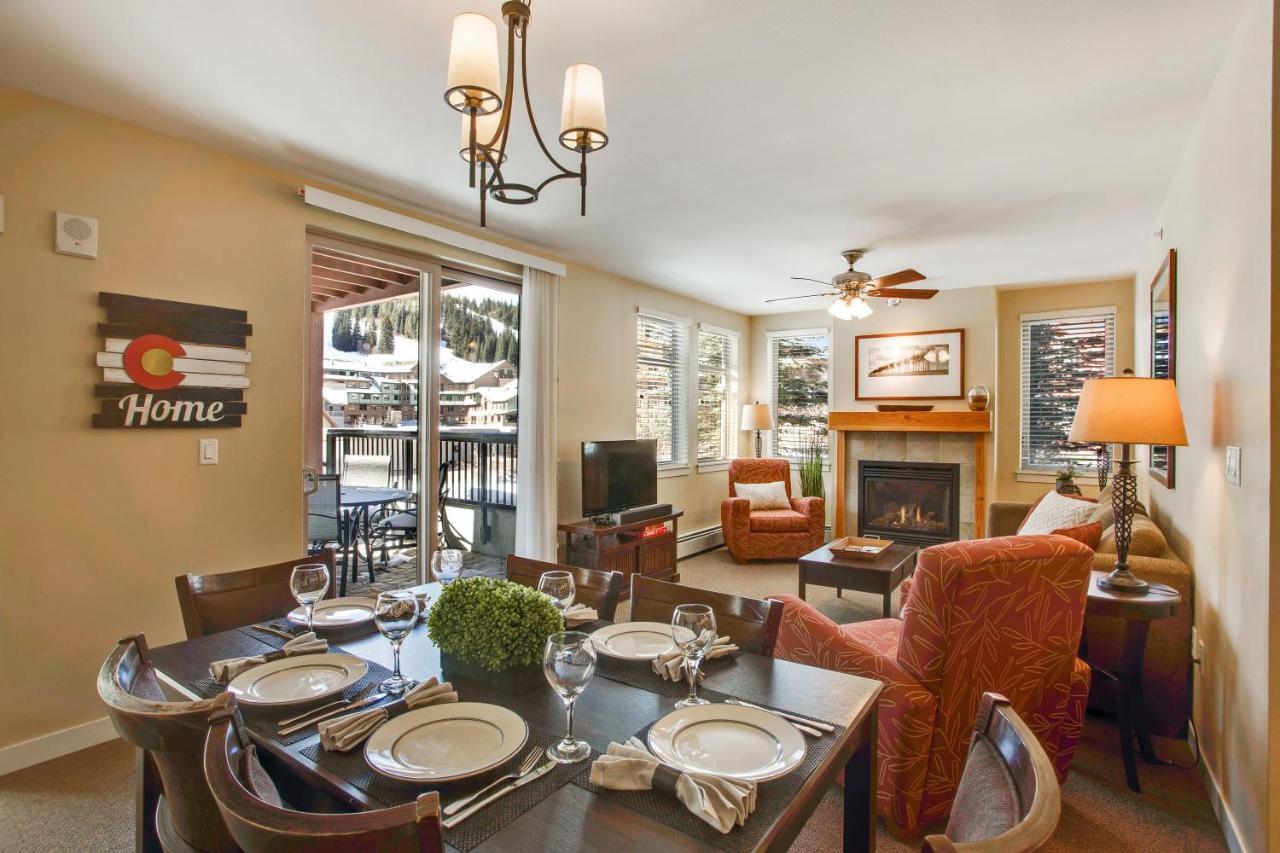 Ski-in/ski-out Luxury Condo: Mountain Views & Hot Tub Retreat