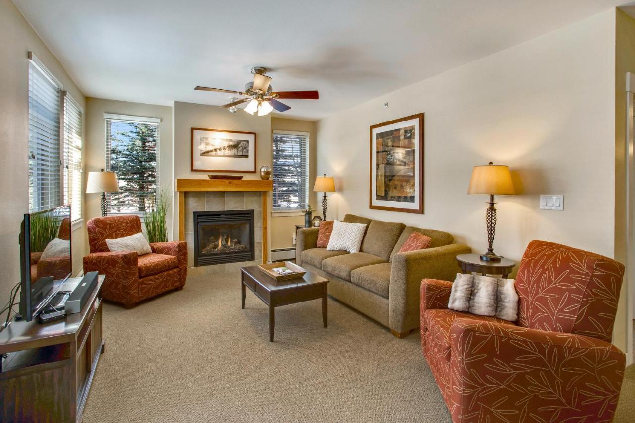 Holiday home Ski-in/ski-out Luxury Condo: Mountain Views & Hot Tub Retreat *