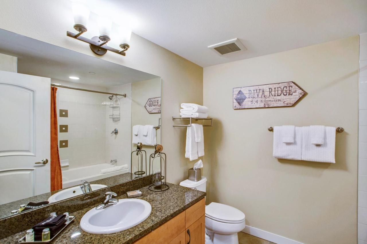Ski-in/ski-out Luxury Condo: Mountain Views & Hot Tub Retreat Winter Park