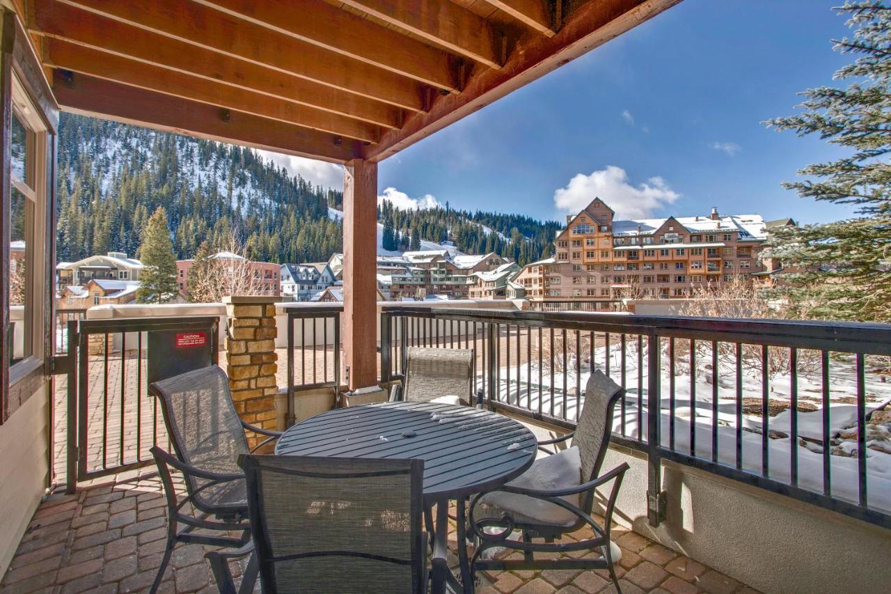 Ski-in/ski-out Luxury Condo: Mountain Views & Hot Tub Retreat * Winter Park