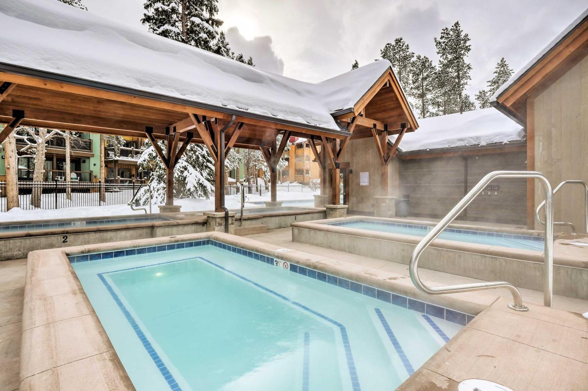 Cozy Ski-inandski-out Mtn Views! Apartment
