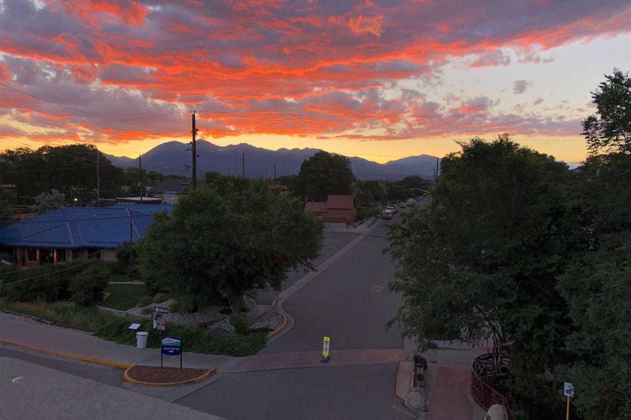 0660 Downtown With Balcony * Salida