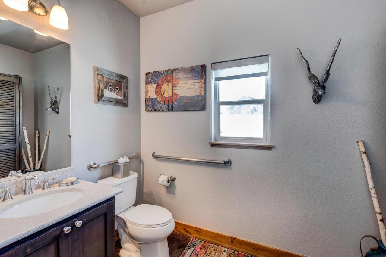 Luxury #39: Mountain Retreat With Hot Tub & Activity Perks Winter Park