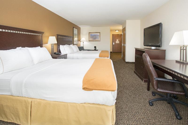 Holiday Express & By Ihg